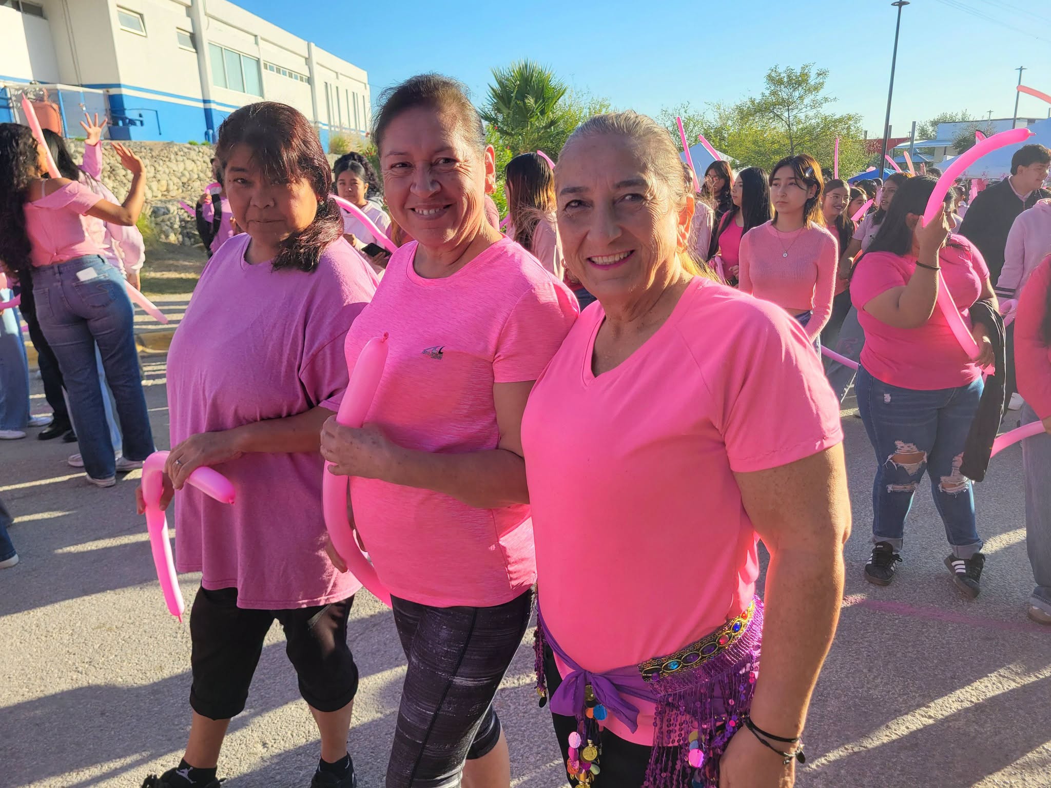 Luchan mujeres contra el cáncer