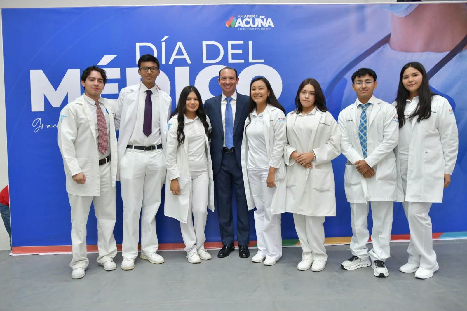 RECONOCEN TRAYECTORIA, ENTREGA Y COMPROMISO DE LOS PROFESIONALES DE LA SALUD DE ACUÑA