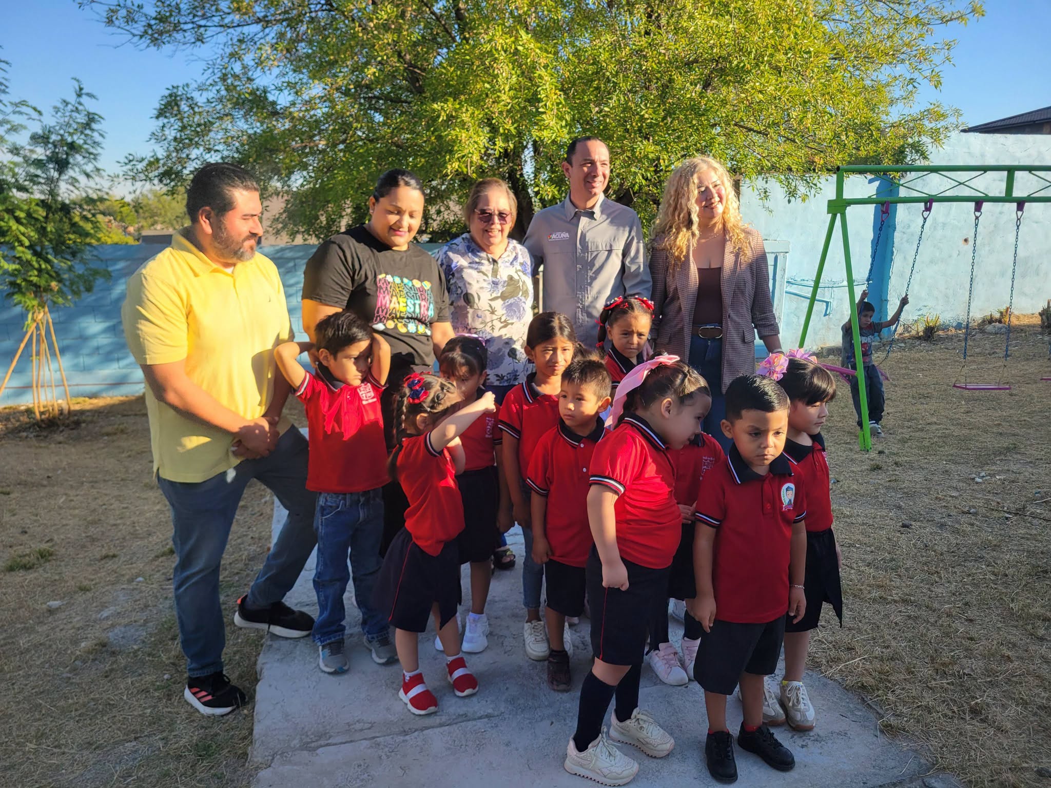 Reconstruyen barda en jardín de niños de la 28 de junio