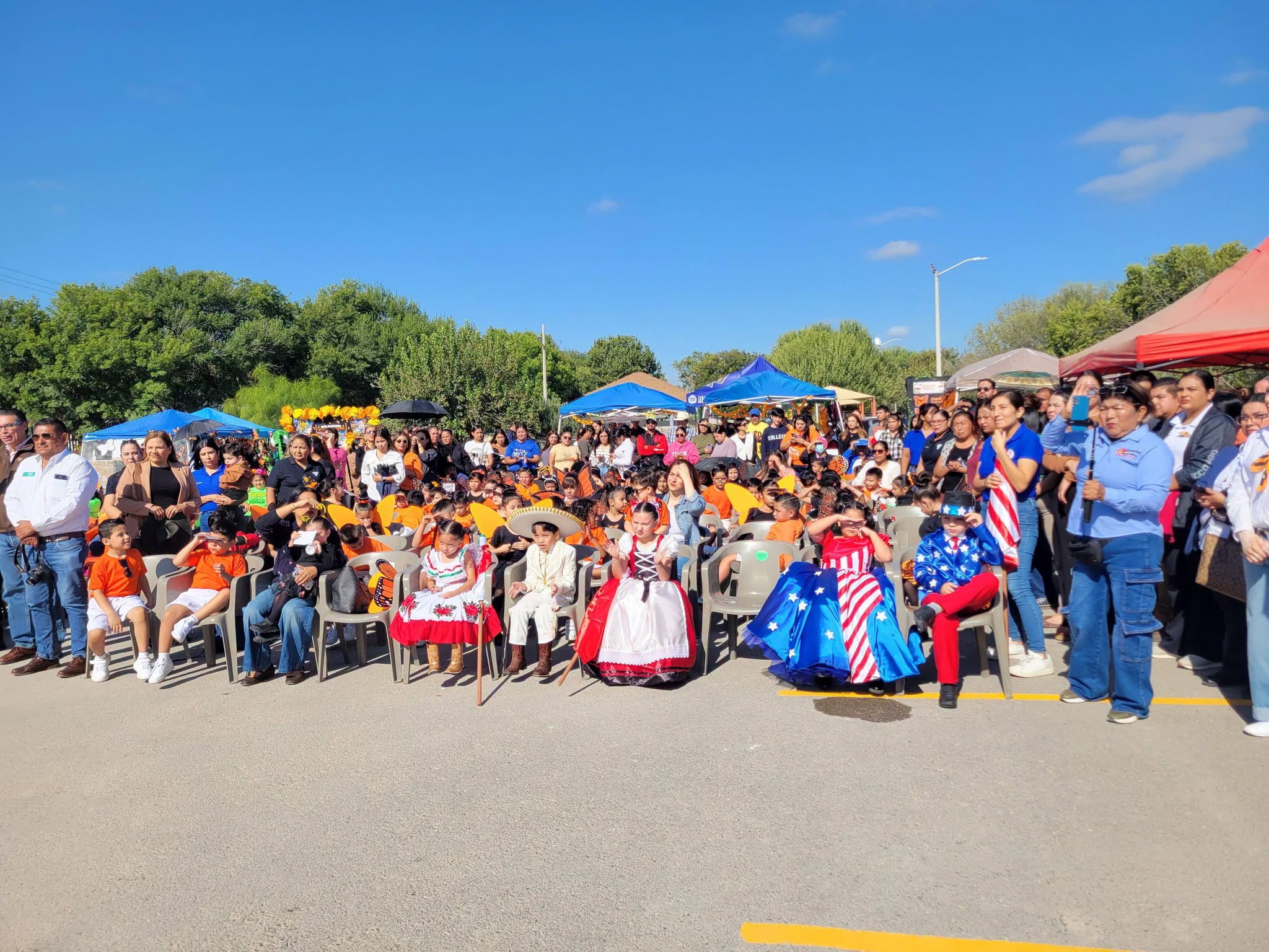 Rinden homenaje a la maestra Lety Avendaño