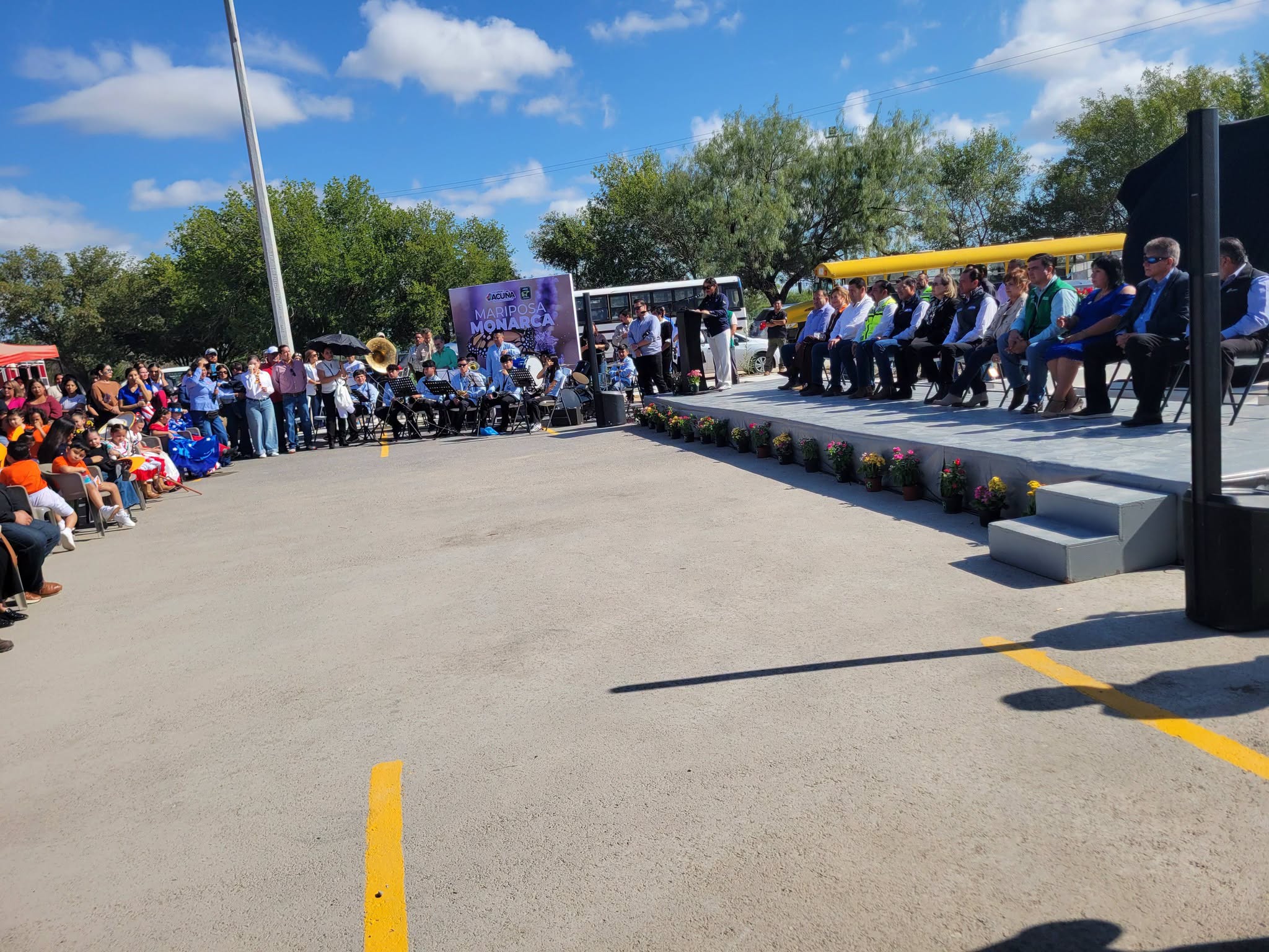 Rinden homenaje a la maestra Lety Avendaño