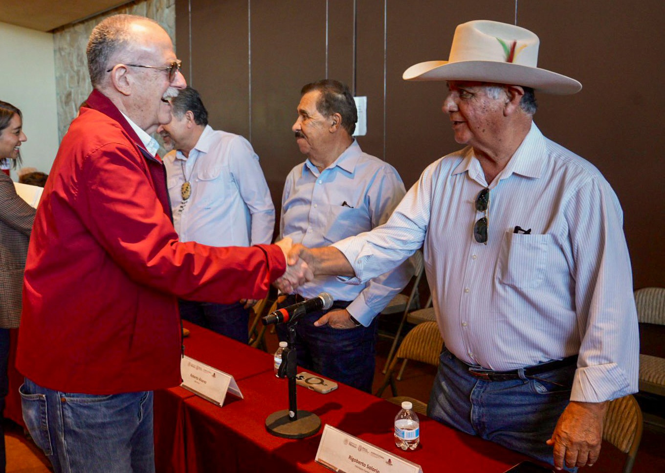 AGRICULTURA y Gobierno de Baja California sostienen diálogo con productores vitivinícolas y hortofrutícolas