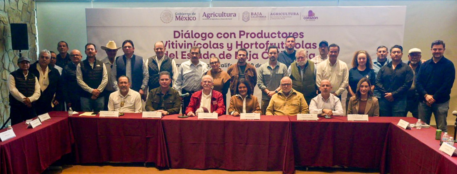 AGRICULTURA y Gobierno de Baja California sostienen diálogo con productores vitivinícolas y hortofrutícolas