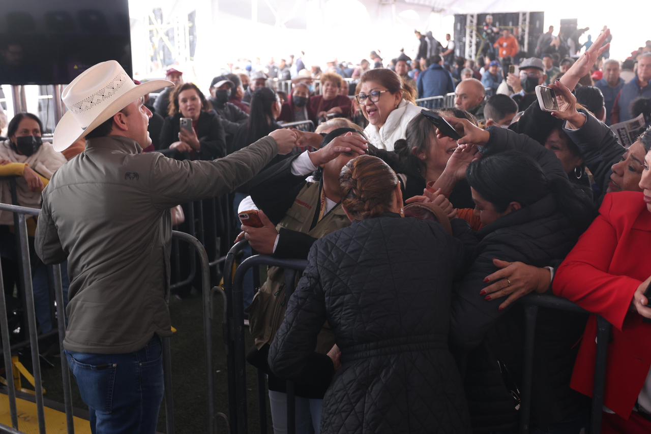 AQUÍ TRABAJAMOS EN EQUIPO LOS 3 ÓRDENES DE GOBIERNO PARA BIEN DE COAHUILA: MANOLO