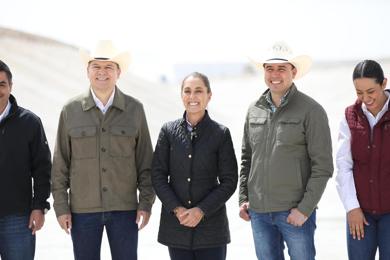 AQUÍ TRABAJAMOS EN EQUIPO LOS 3 ÓRDENES DE GOBIERNO PARA BIEN DE COAHUILA: MANOLO