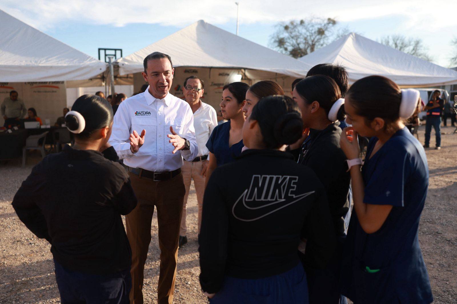 BENEFICIA GOBIERNO MUNICIPAL A FAMILIAS DEL FRACCIONAMIENTO EL PARAÍSO CON BRIGADA “POR AMOR A NUESTRA GENTE”