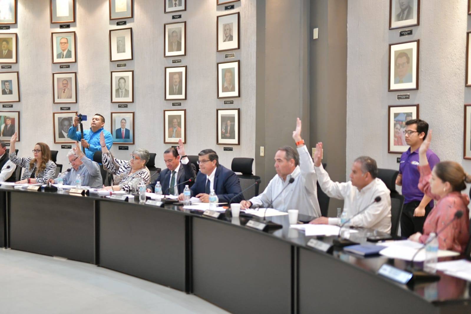 CABILDO DE ACUÑA APRUEBA POR UNANIMIDAD INCENTIVOS PARA MÉDICOS ESPECIALISTAS