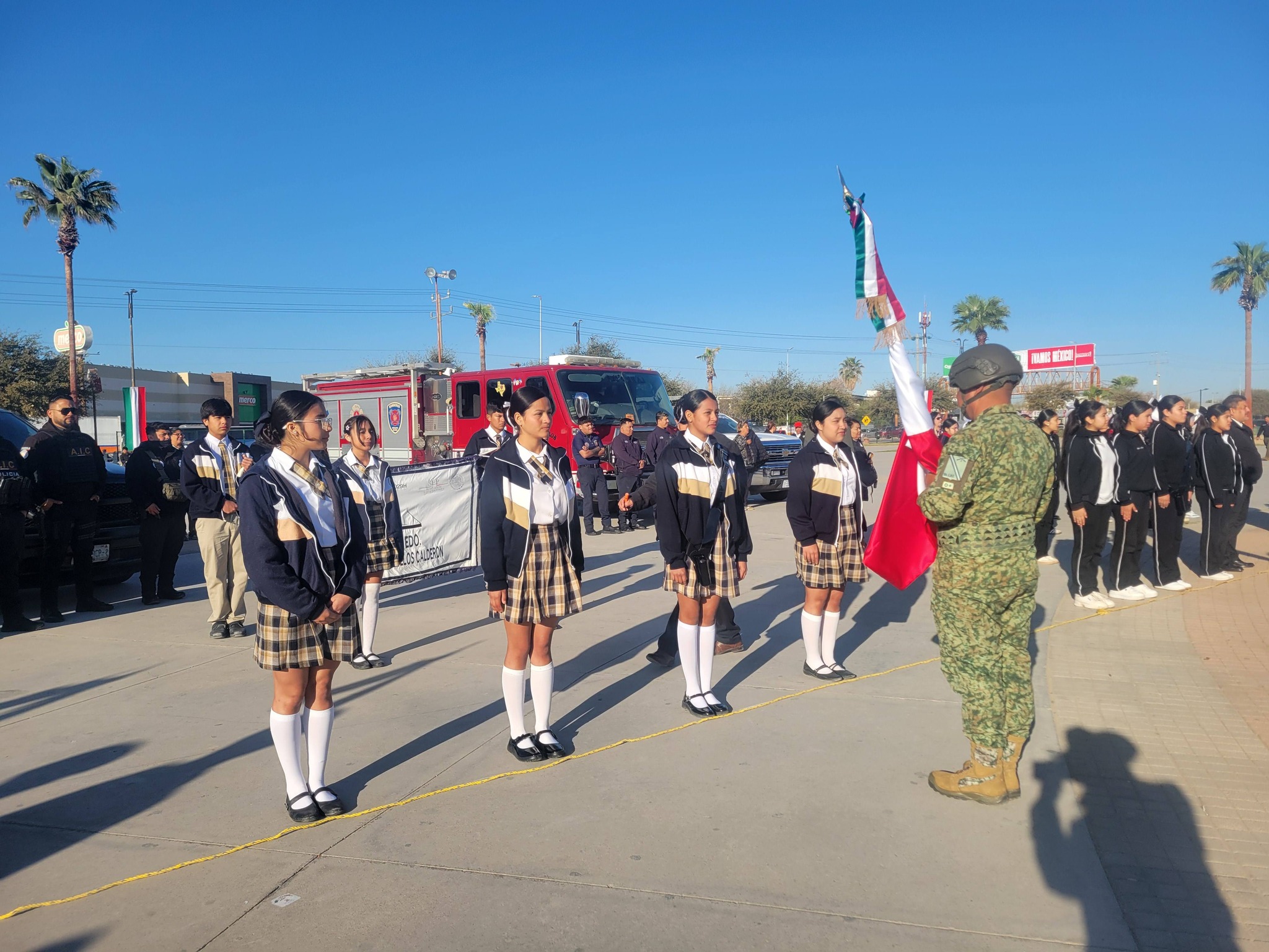 Conmemora Acuña Día de la Bandera