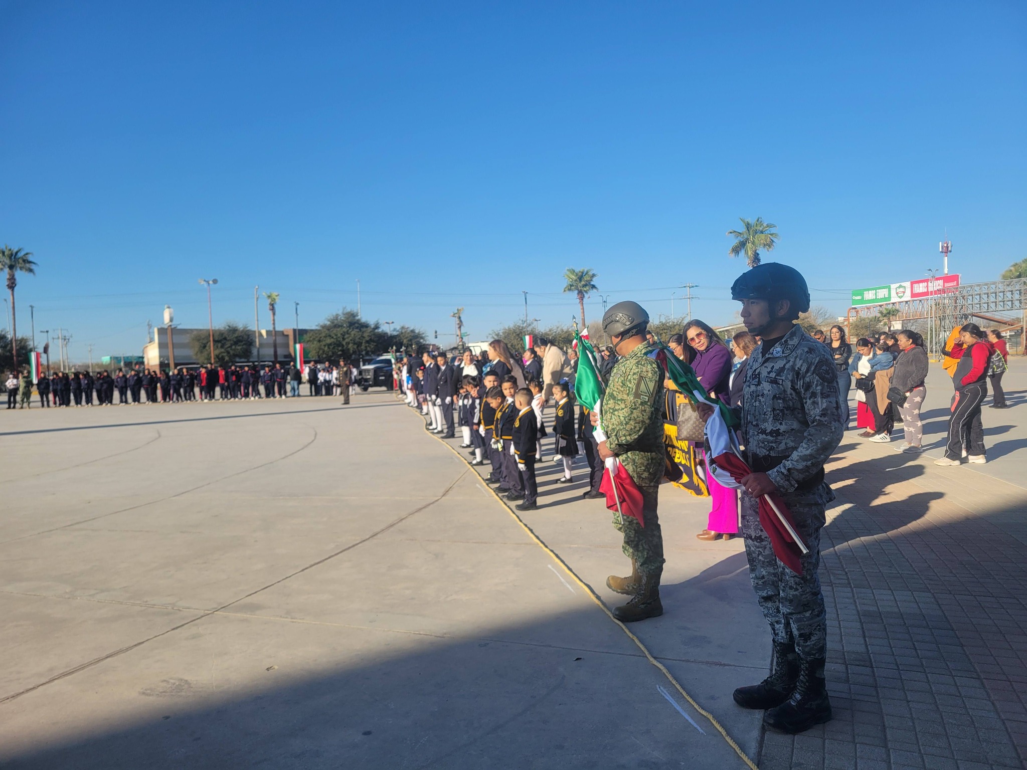 Conmemora Acuña Día de la Bandera
