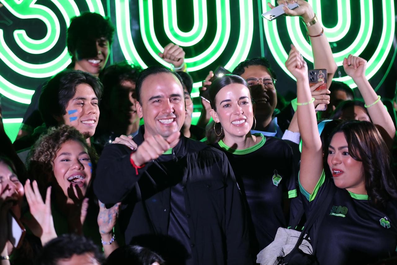 DETONA MANOLO SÚPER BECAS UNIVERSITARIAS Y CRÉDITOS PARA JÓVENES EMPRENDEDORES