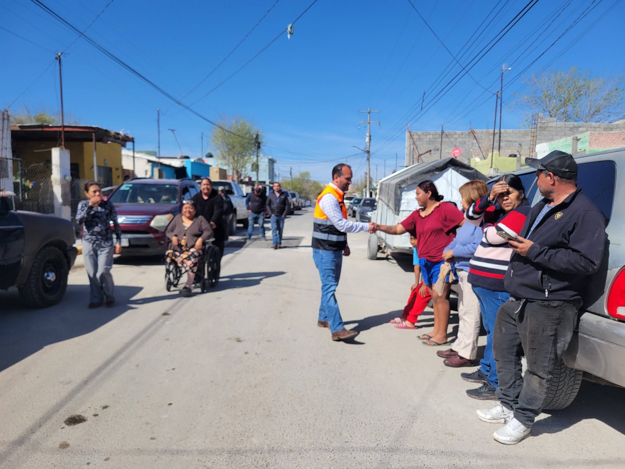 Entrega Emilio obra de pavimentación en colonia Aeropuerto