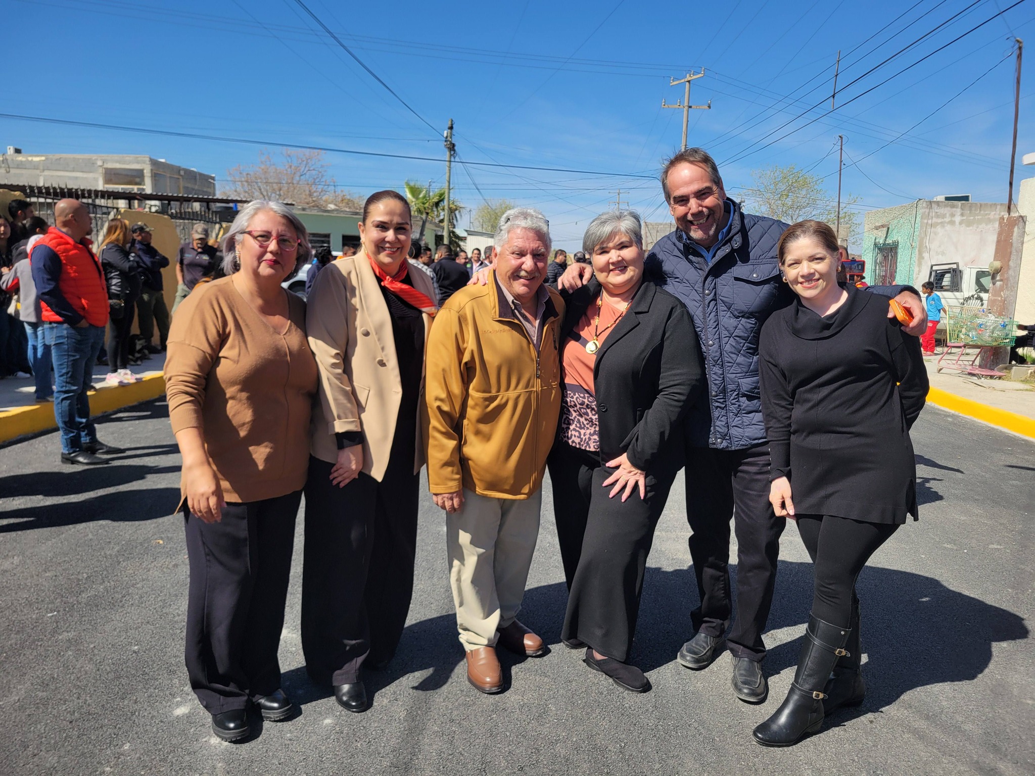 Entrega Emilio obra de pavimentación en colonia Aeropuerto