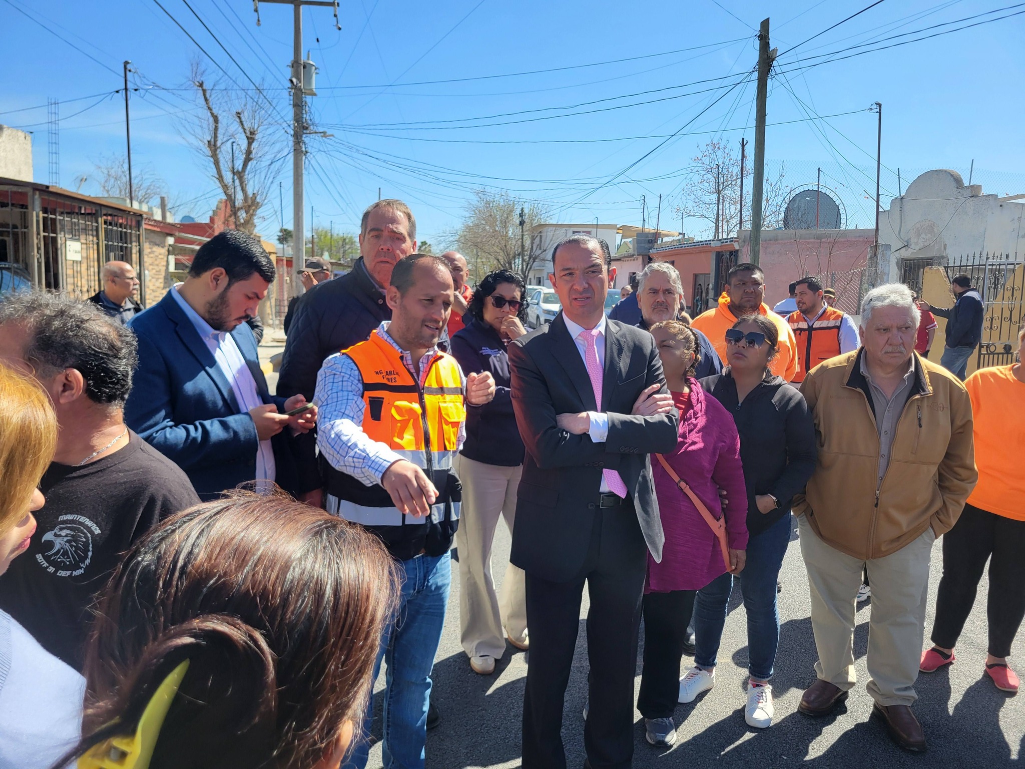Entrega Emilio obra de pavimentación en colonia Aeropuerto