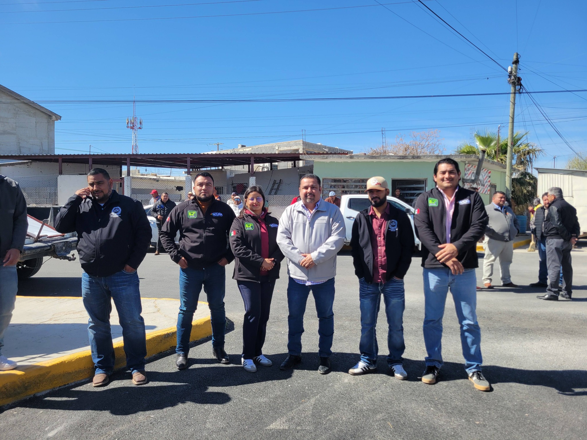 Entrega Emilio obra de pavimentación en colonia Aeropuerto
