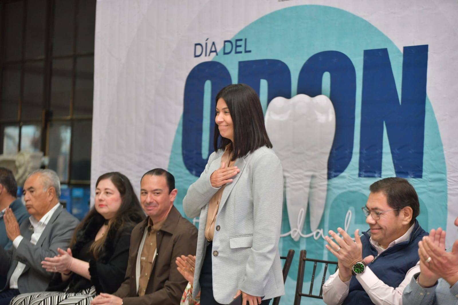 GOBIERNO MUNICIPAL RECONOCE LA TRAYECTORIA DE ODONTÓLOGOS DE ACUÑA