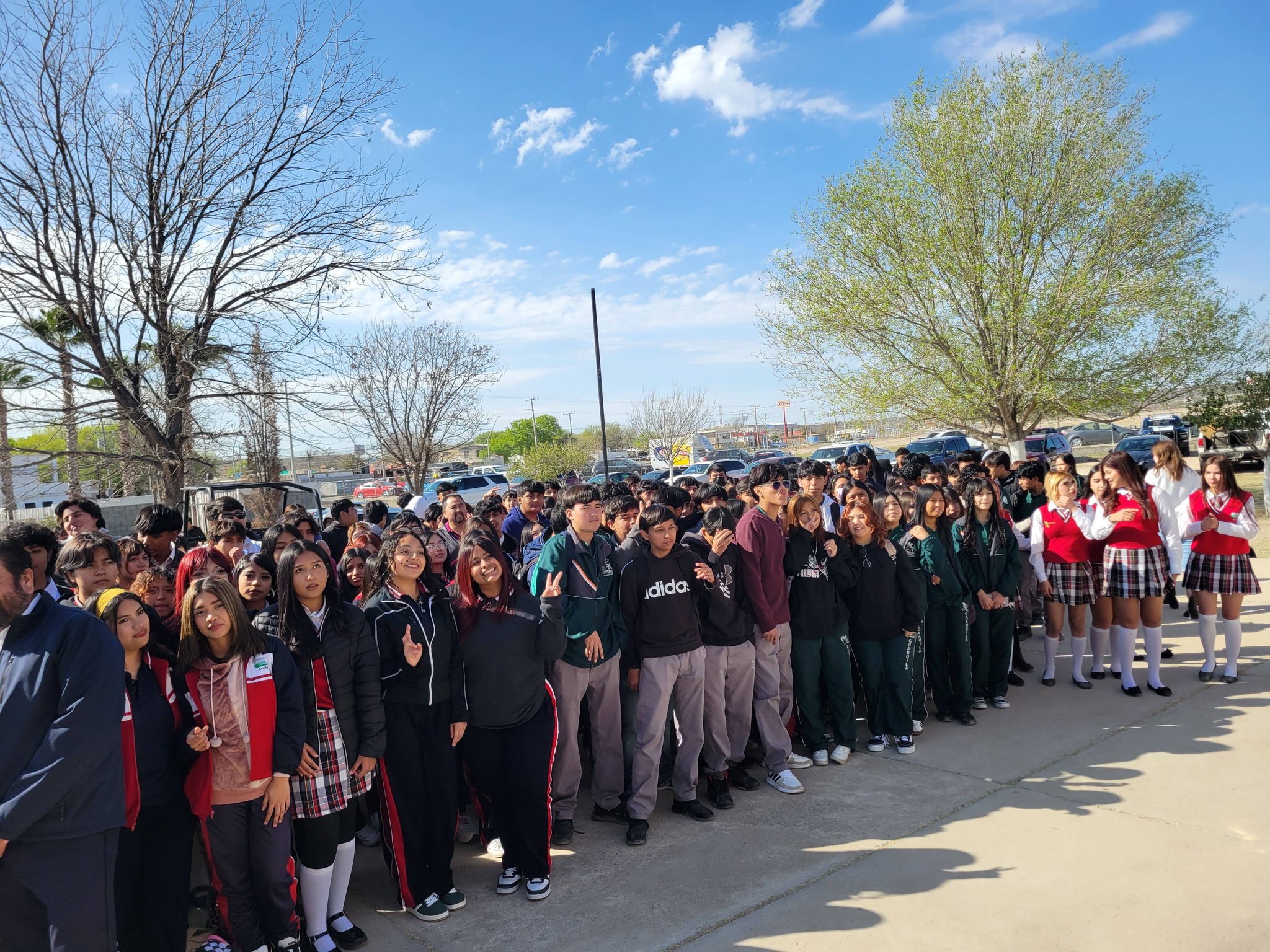 Lleva presidente municipal brigada al CECyTEC Acuña