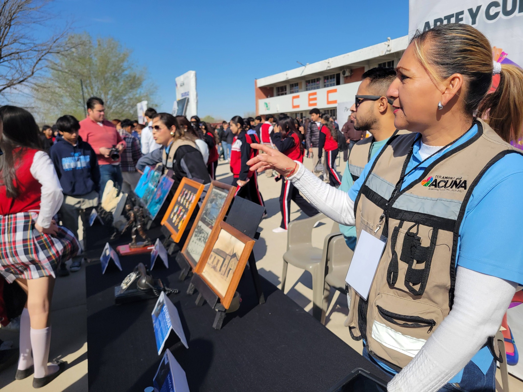 Lleva presidente municipal brigada al CECyTEC Acuña