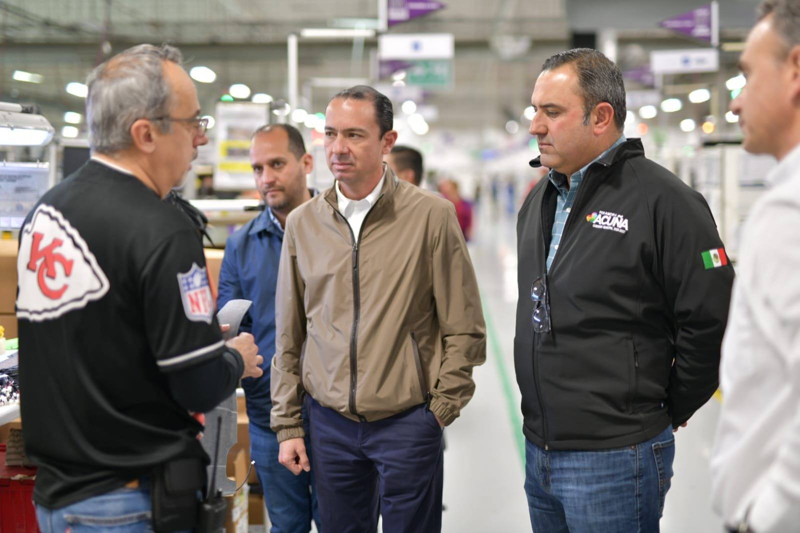 LLEVAN PROGRAMAS DEL GOBIERNO DE UNIDAD A LA EMPRESA GENTHERM CON LA BRIGADA “POR AMOR A TU CHAMBA”