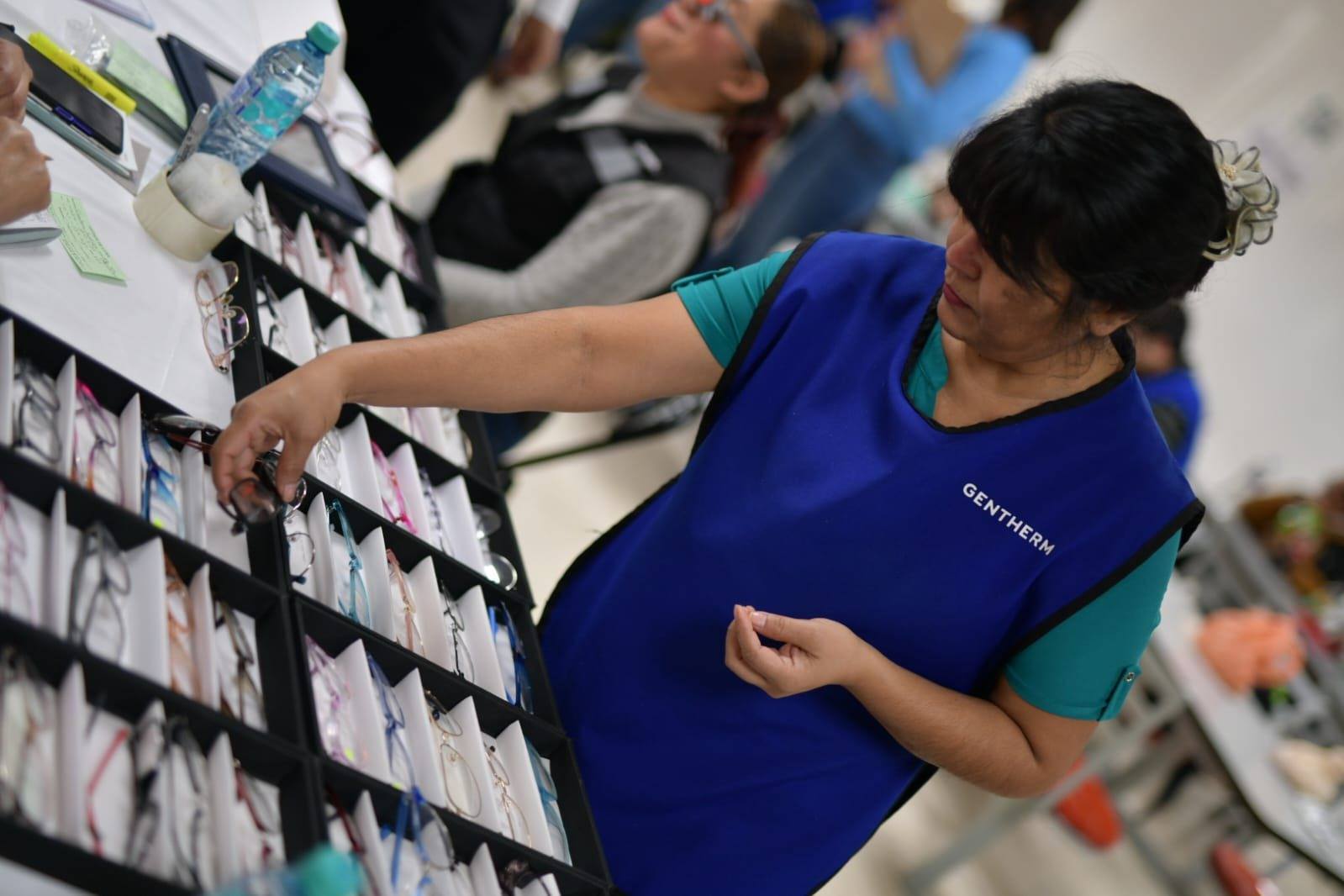 LLEVAN PROGRAMAS DEL GOBIERNO DE UNIDAD A LA EMPRESA GENTHERM CON LA BRIGADA “POR AMOR A TU CHAMBA”