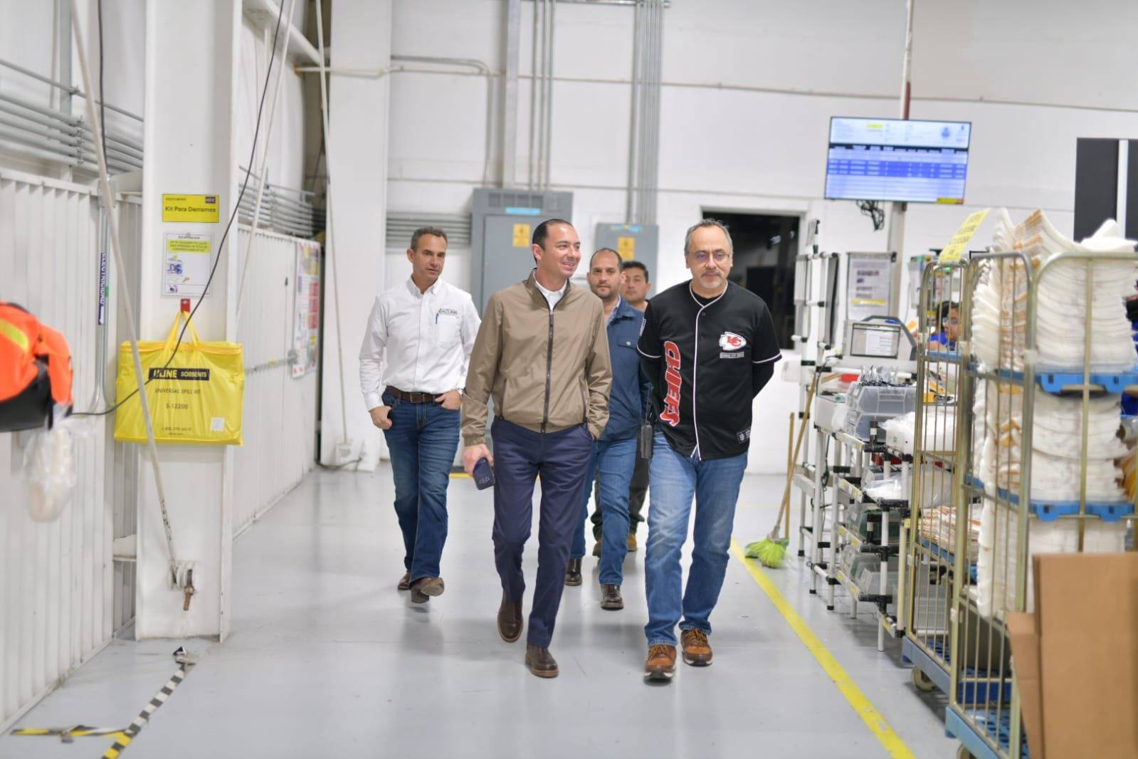 LLEVAN PROGRAMAS DEL GOBIERNO DE UNIDAD A LA EMPRESA GENTHERM CON LA BRIGADA “POR AMOR A TU CHAMBA”