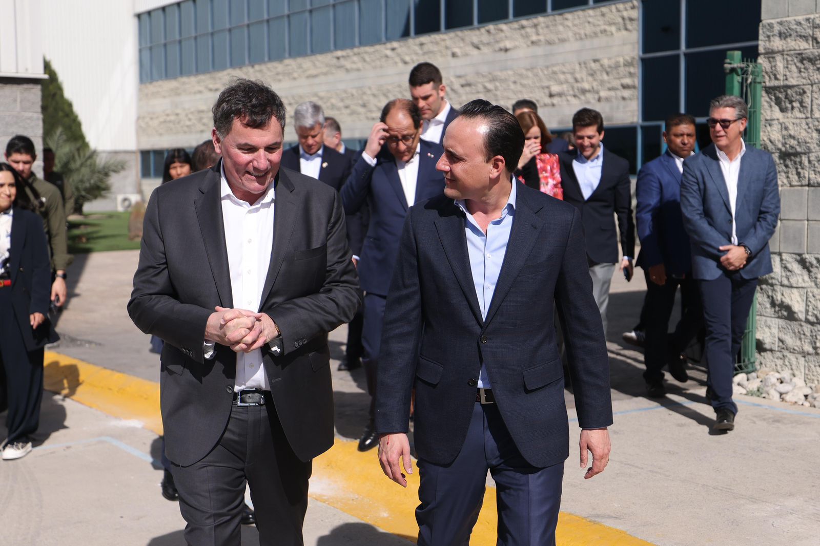 MANOLO FORTALECE LAZOS CON EL EMBAJADOR Y EL MINISTRO DE COMERCIO DE CANADÁ