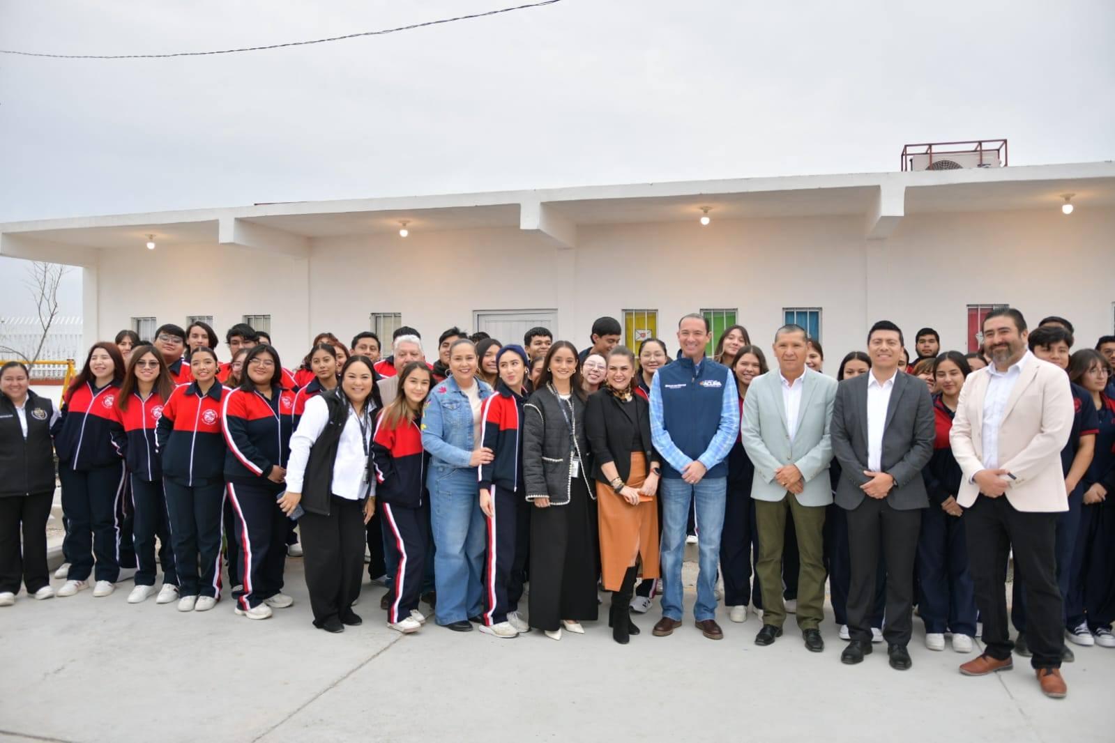 MÁS SEGURIDAD PARA FUTUROS MAESTROS: GOBIERNO MUNICIPAL ENTREGA OBRA PERIMETRAL EN LA NORMAL EXPERIMENTAL DE ACUÑA