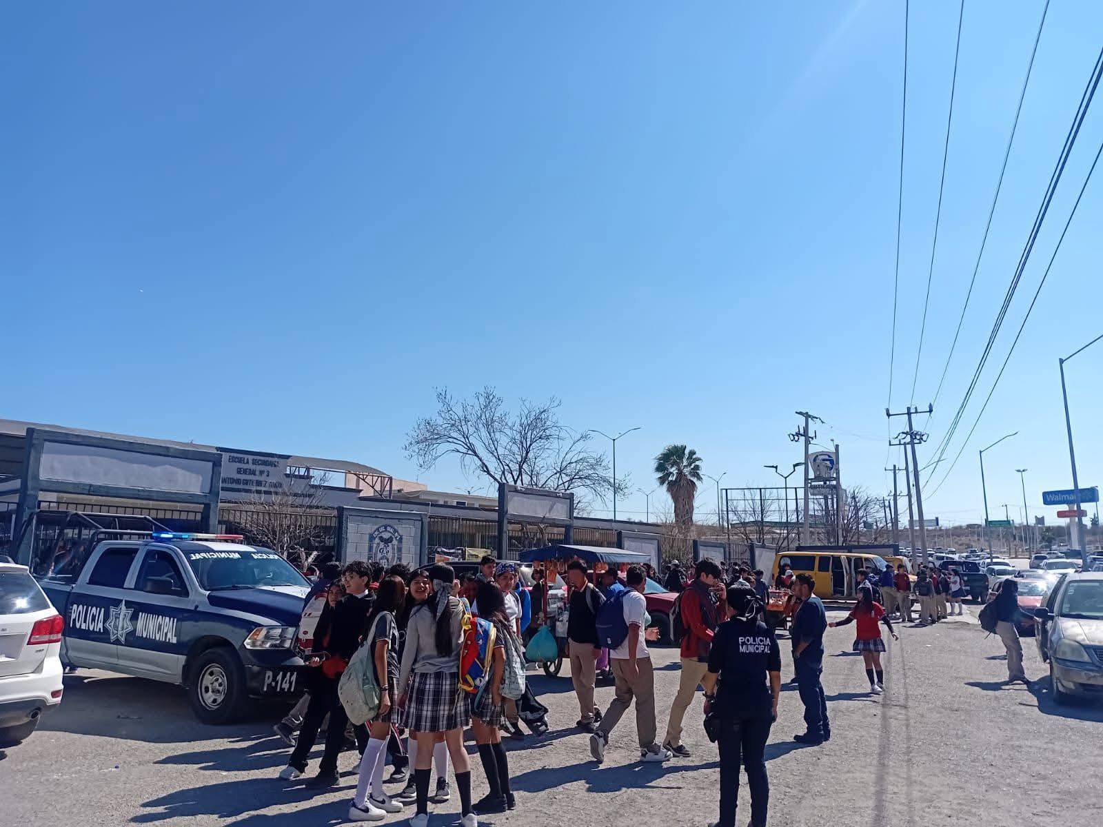 POLICÍA MUNICIPAL REFUERZA VIGILANCIA EN SECUNDARIAS TRAS INCIDENTES ENTRE ALUMNOS