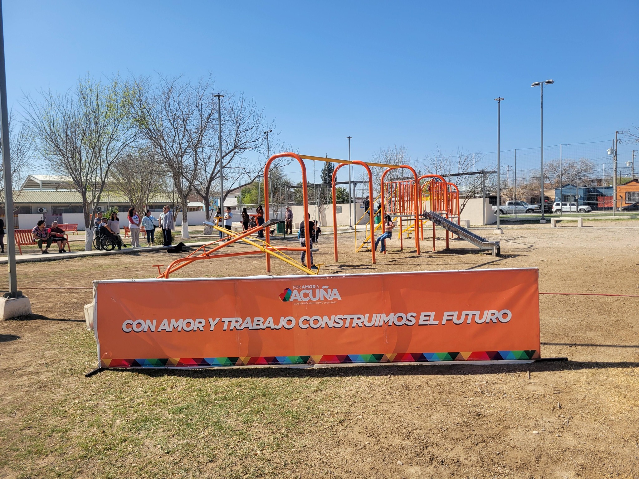 Renuevan plaza en Fraccionamiento Valle Verde