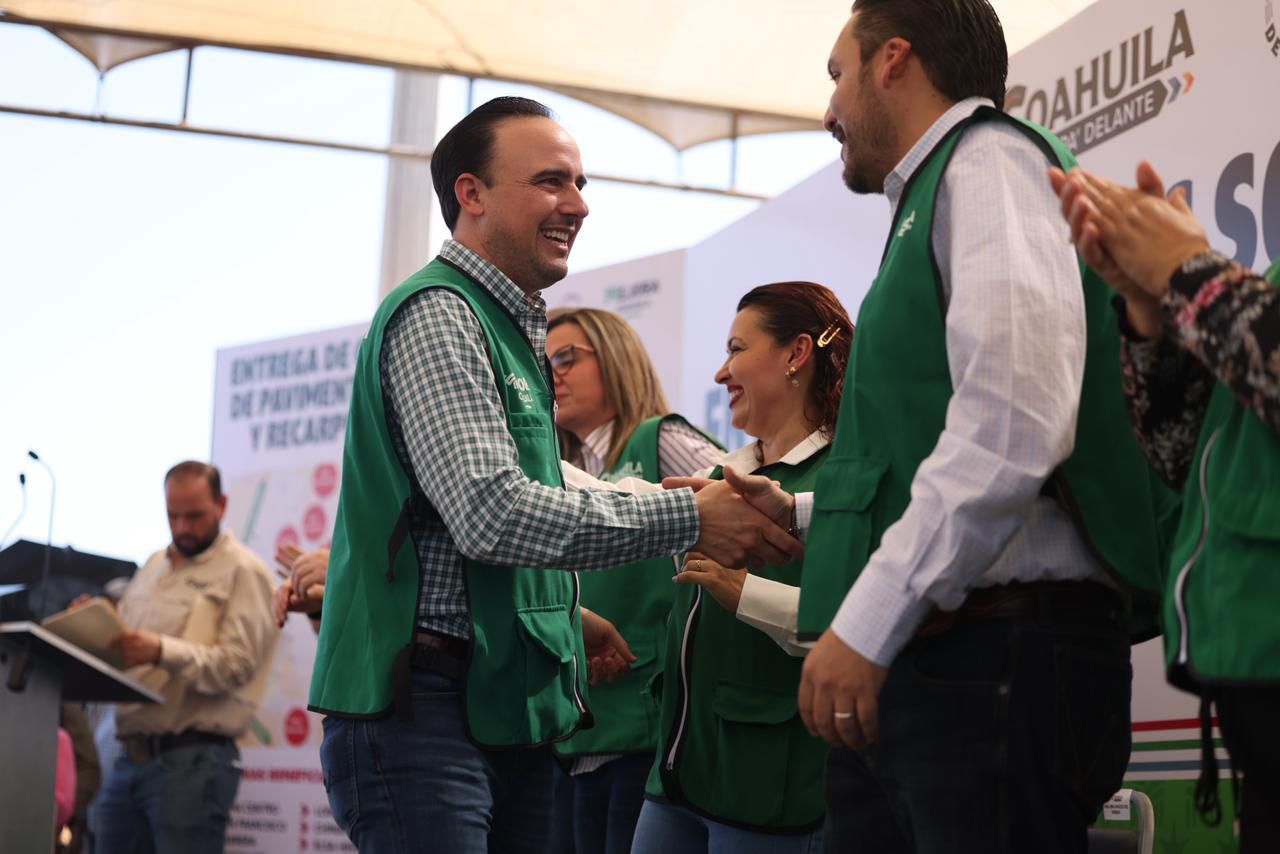 SE ENTREGAN ‘OBRAS SOCIALES A PASOS DE GIGANTE’ EN TODAS LAS REGIONES POR 1500 MDP