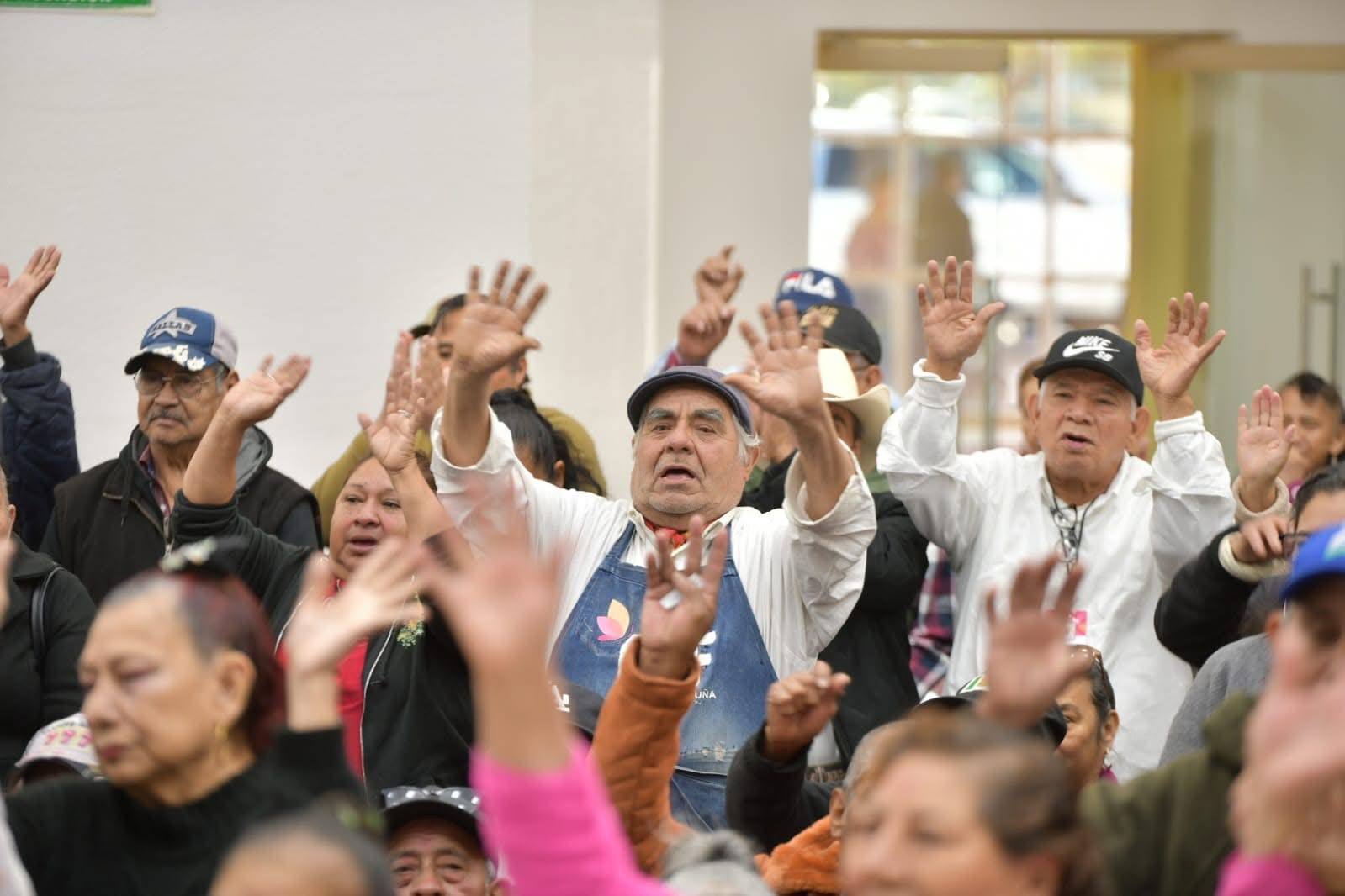 ALCALDE Y PRESIDENTA DEL DIF HACEN  PRIMERA ENTREGA DEL PROGRAMA “CON AMOR A TU MESA” EN BENEFICIO DE  400 PERSONAS