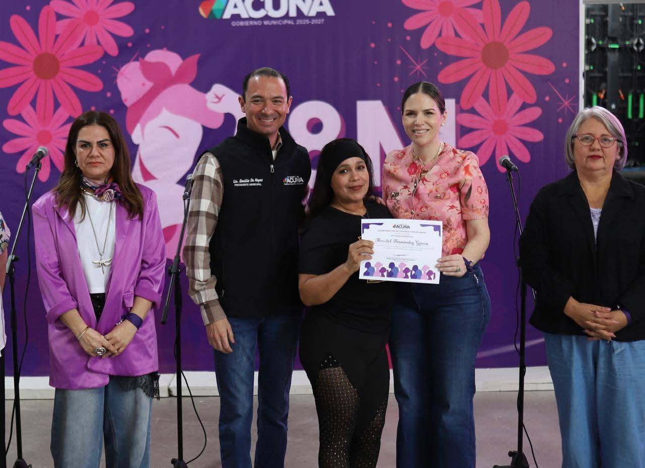 Celebran a la mujer en Centros Comunitarios Acuña