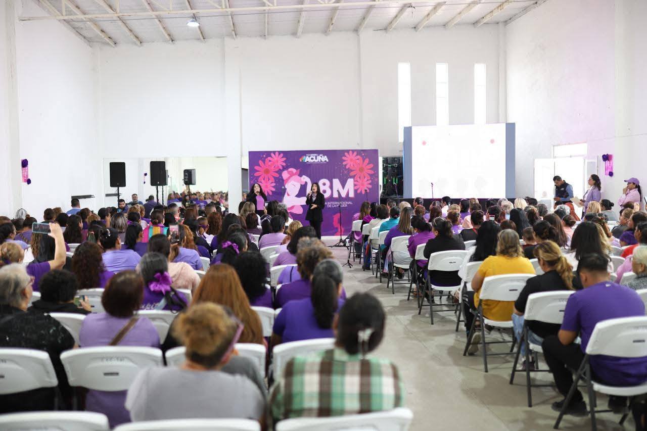 Celebran a la mujer en Centros Comunitarios Acuña