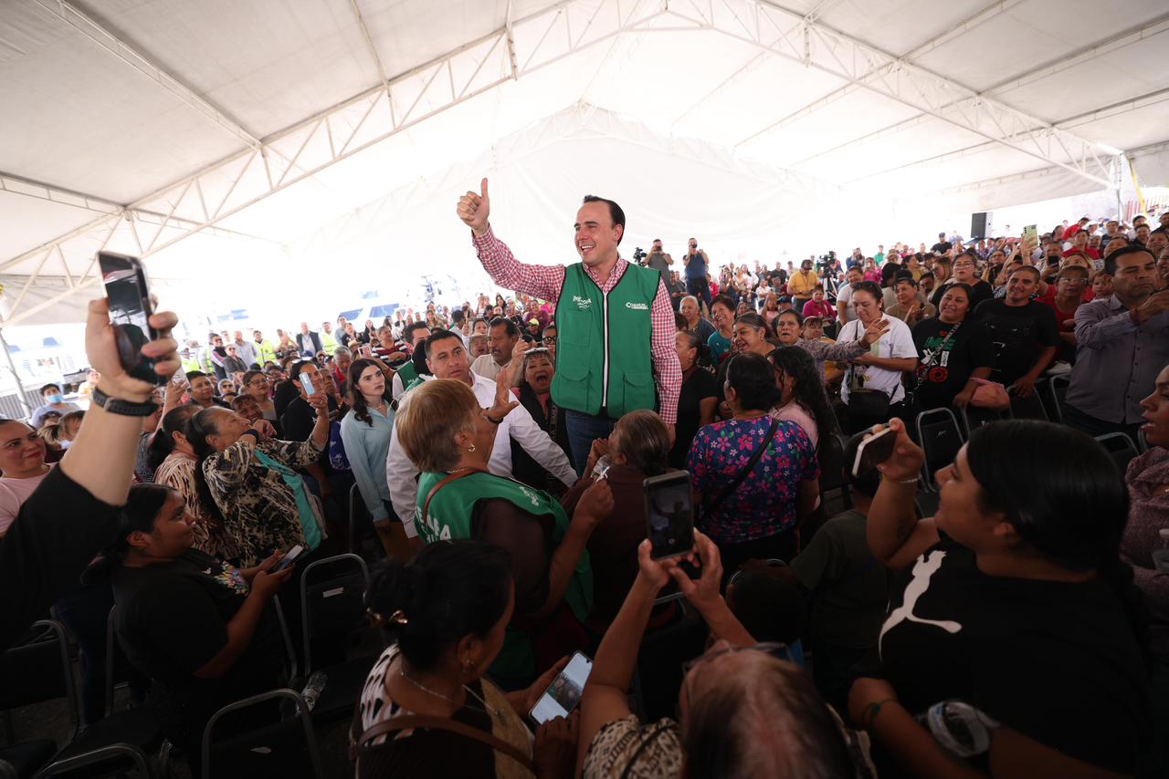 CONTINÚA MANOLO DETONANDO GRANDES PROGRAMAS DE AGUA EN COAHUILA