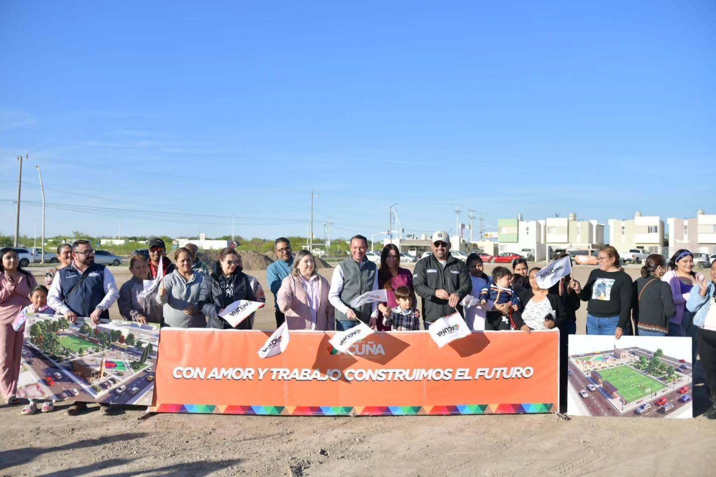 DAN BANDERAZO DE INICIO A LA CONSTRUCCIÓN DE CANCHA DE PASTO SINTÉTICO EN COLONIA COLINAS DEL VALLE