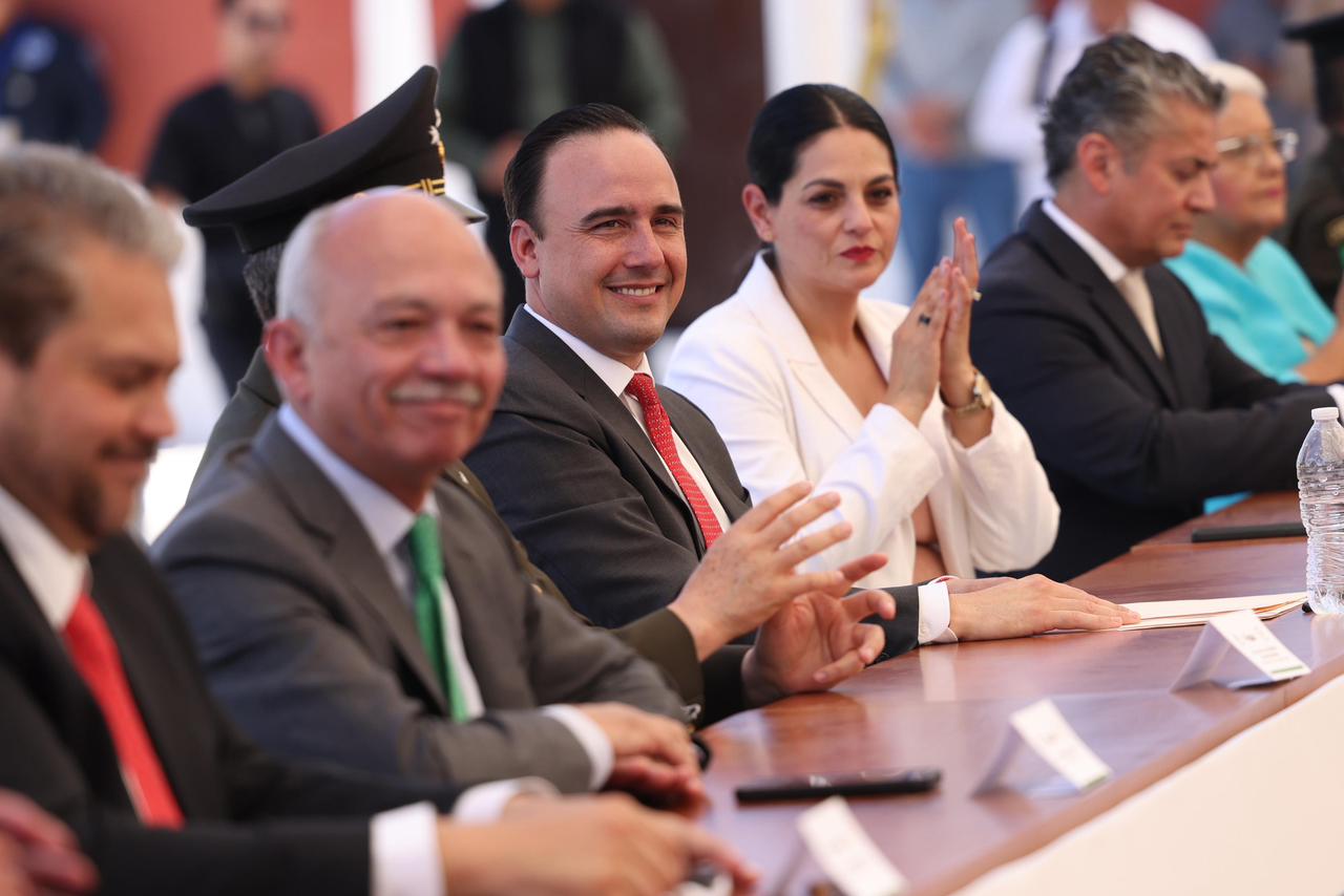 EN COAHUILA VAMOS A SEGUIR DEFENDIENDO Y FORTALECIENDO LAS INSTITUCIONES: MANOLO