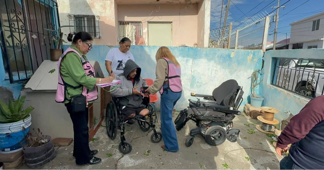 ENTREGA DIF SILLAS DE RUEDAS ELECTRICAS