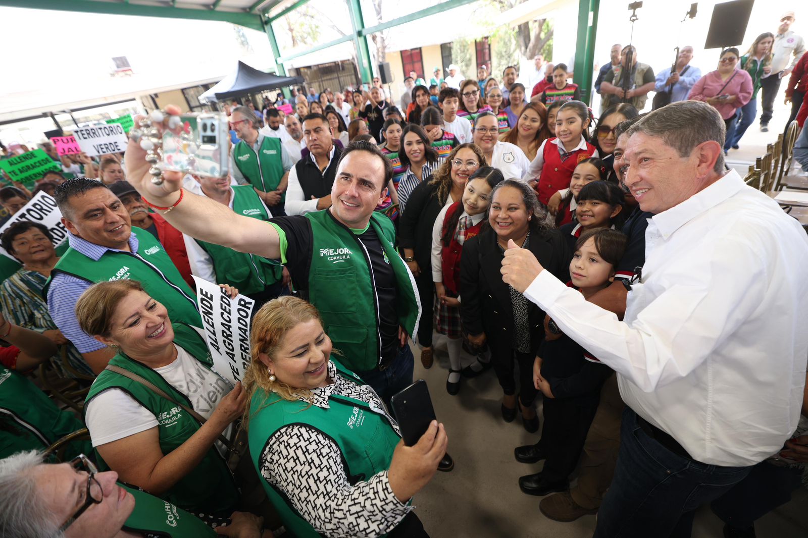 LLEVAMOS DESARROLLO PAREJO A TODAS LAS REGIONES: MANOLO