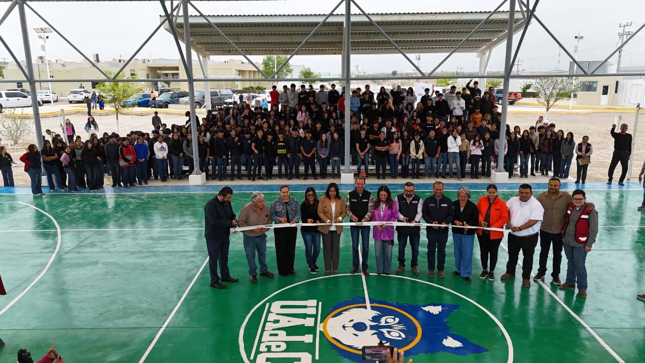 NUEVO TECHO DE MALLA SOMBRA MODERNIZA ESPACIO PARA ESTUDIANTES DE LA PREPARATORIA ANTONIO GUTIÉRREZ