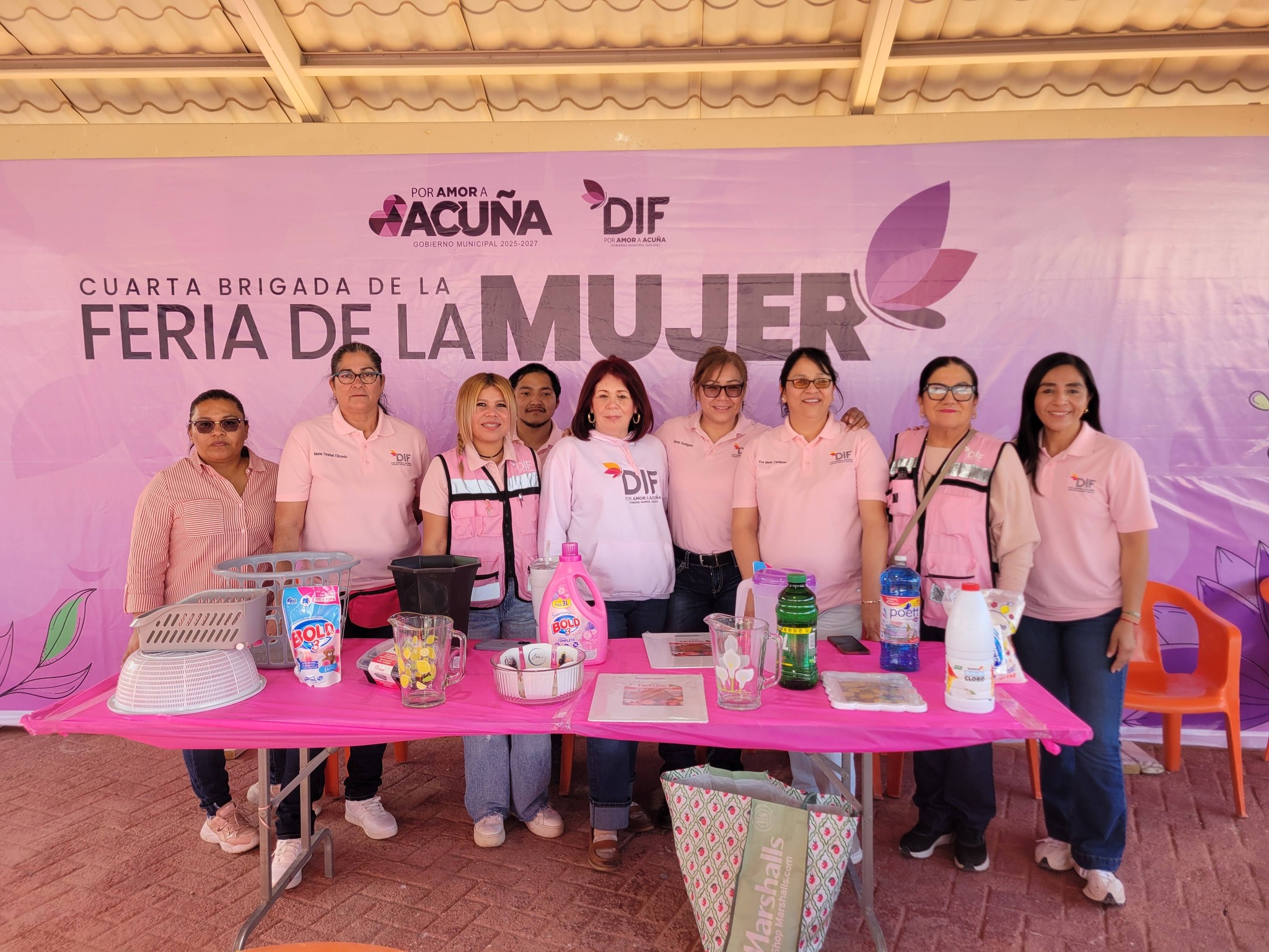 Realiza el DIF feria de la mujer en Fundadores