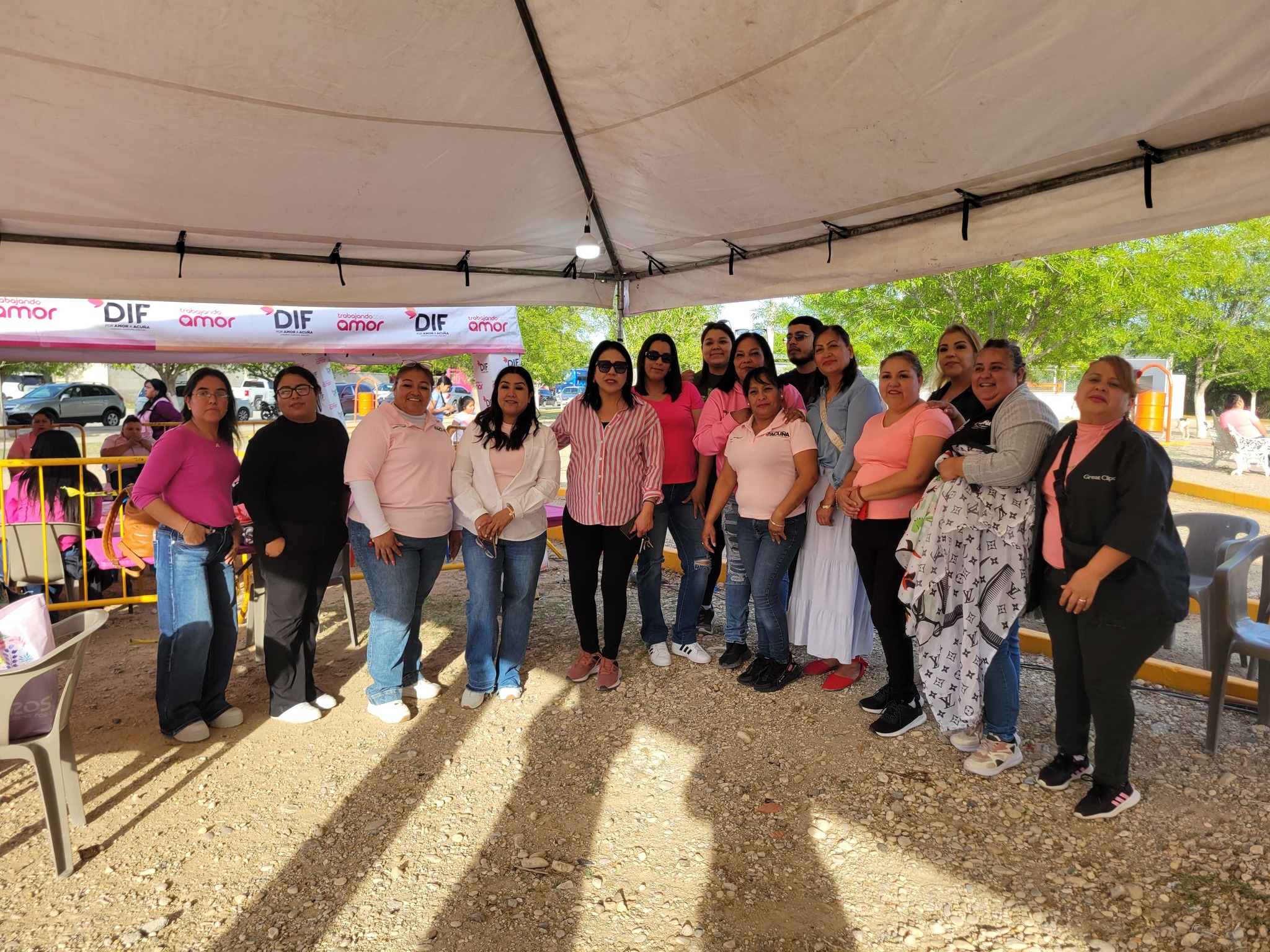 Realiza el DIF feria de la mujer en Fundadores