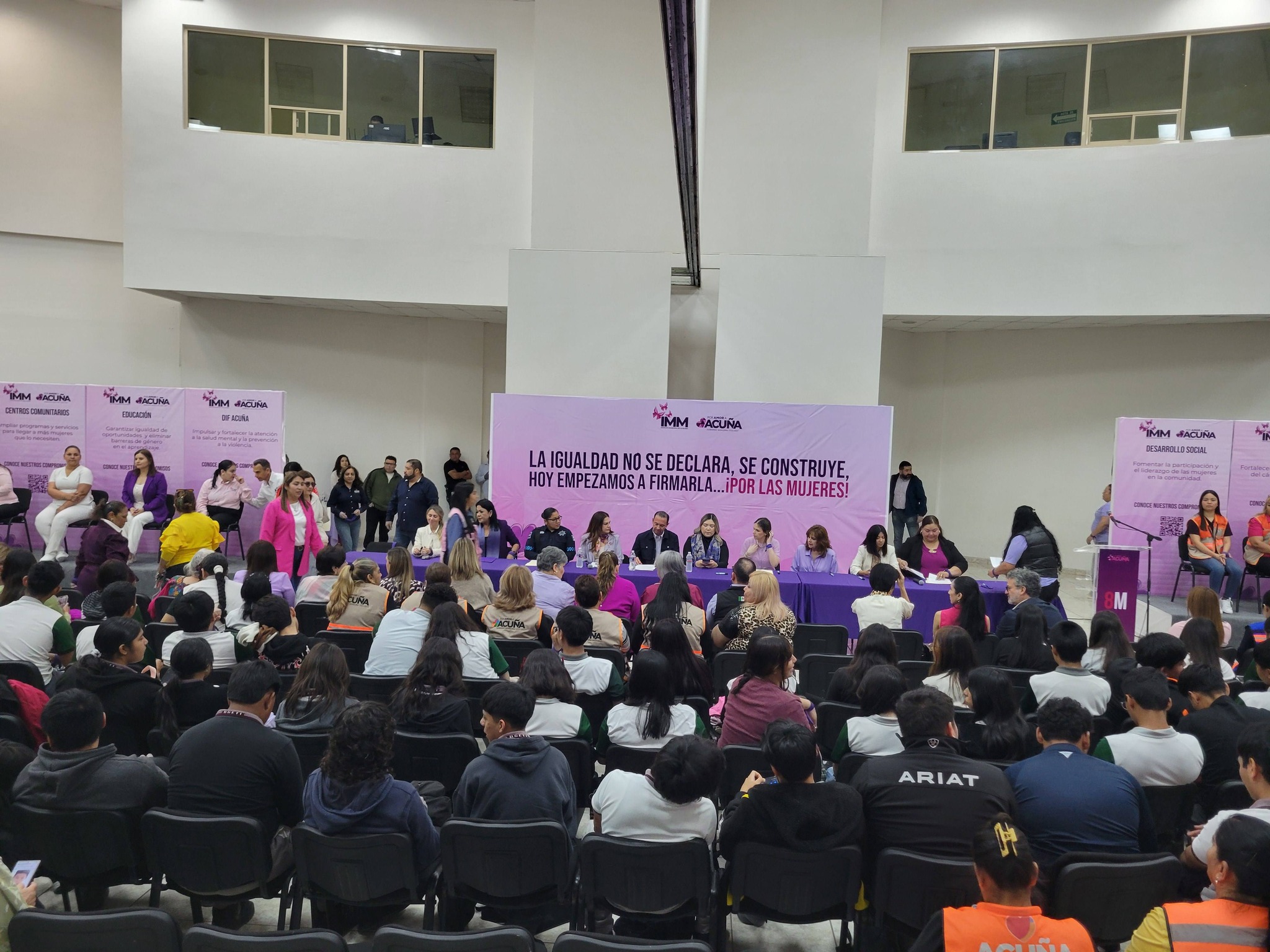 Reconoce Emilio De Hoyos valor e importancia de la mujer