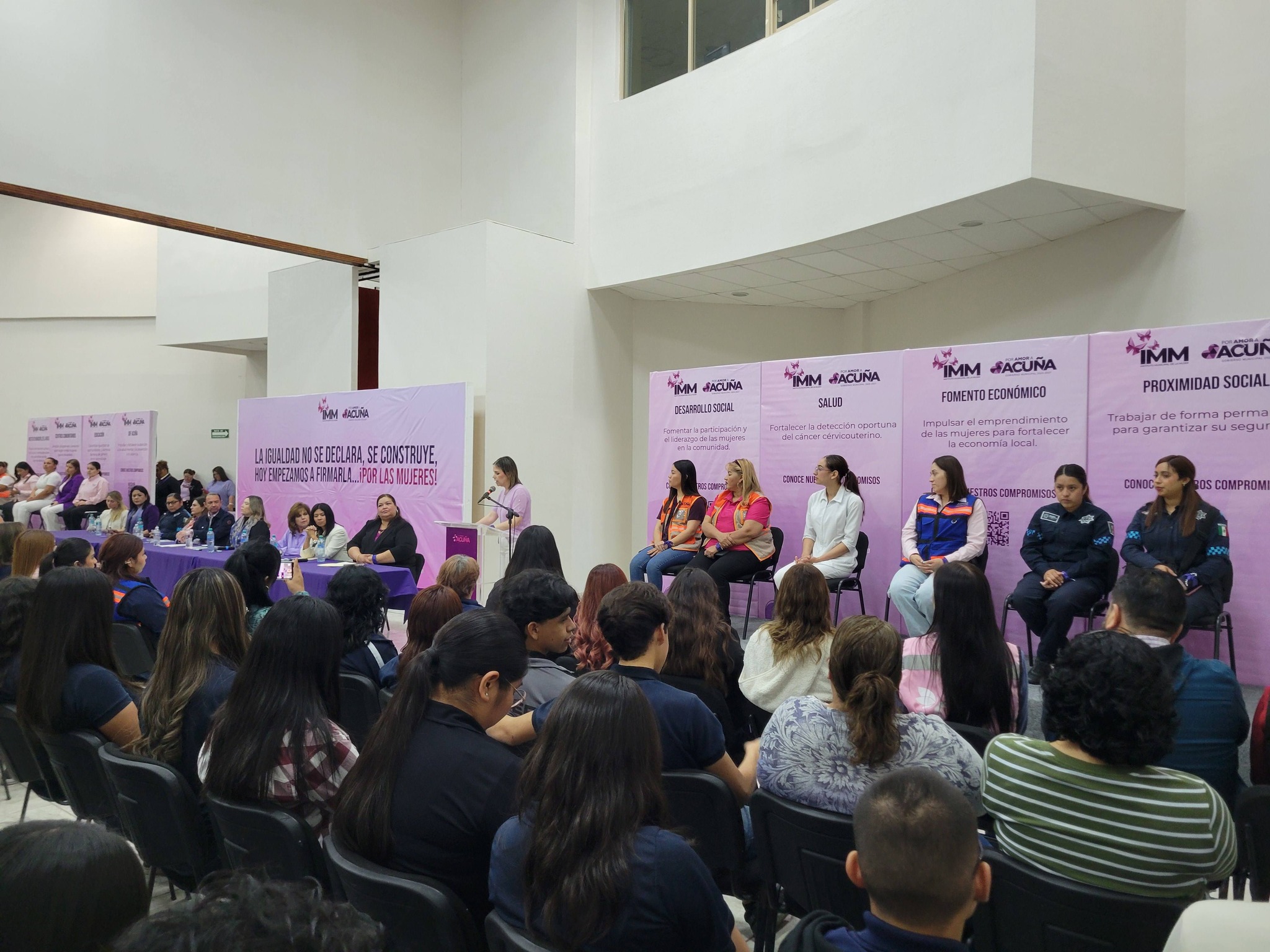 Reconoce Emilio De Hoyos valor e importancia de la mujer