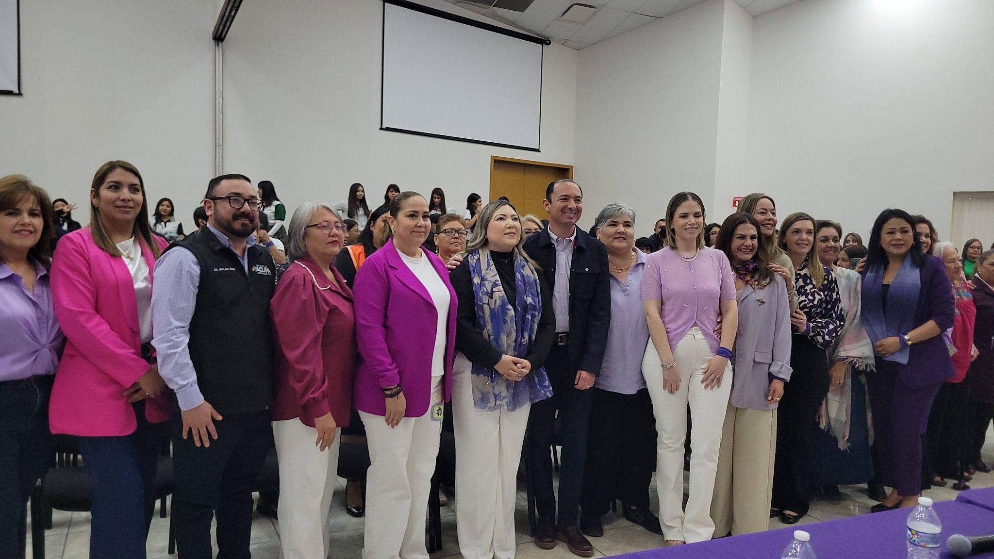 Reconoce Emilio De Hoyos valor e importancia de la mujer