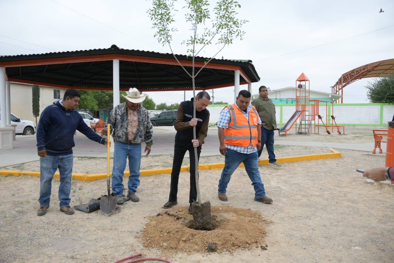 REHABILITA GOBIERNO MUNICIPAL PLAZA EN ACOROS A TRAVÉS DEL PROGRAMA “POR AMOR A MI PLAZA”