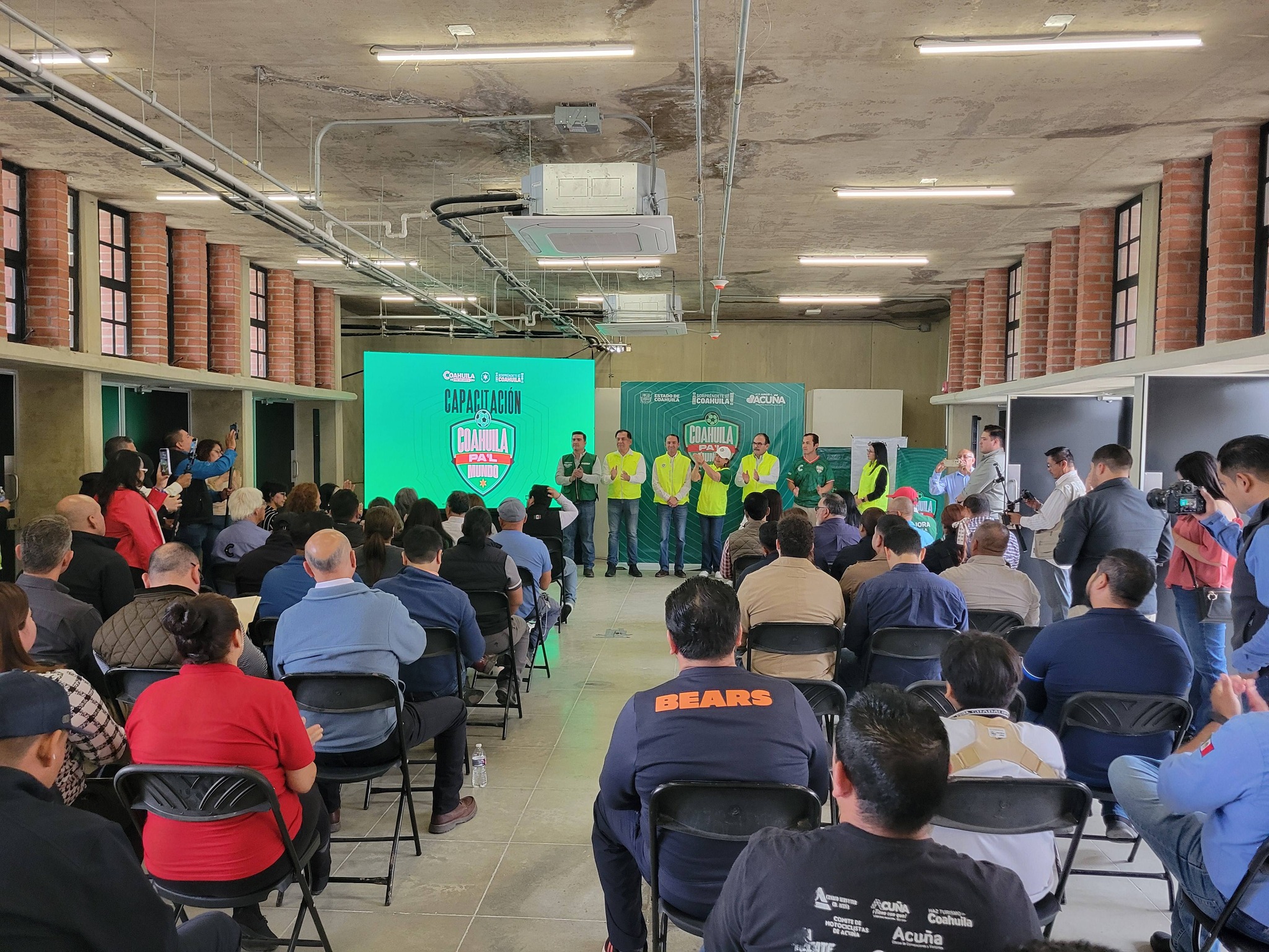 Capacitan a prestadores de servicios turísticos