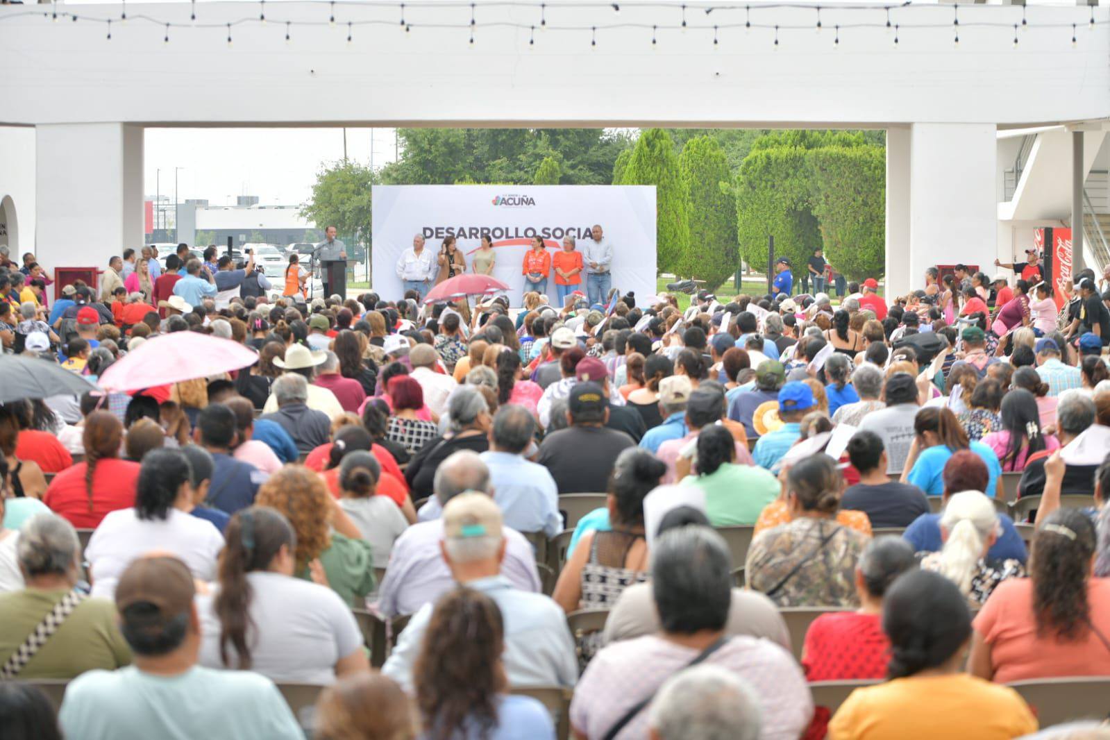 EMILIO DE HOYOS ARRANCÓ EL PROGRAMA “CON AMOR, ALIMENTO PARA TODOS” EN BENEFICIO DE MIL FAMILIAS