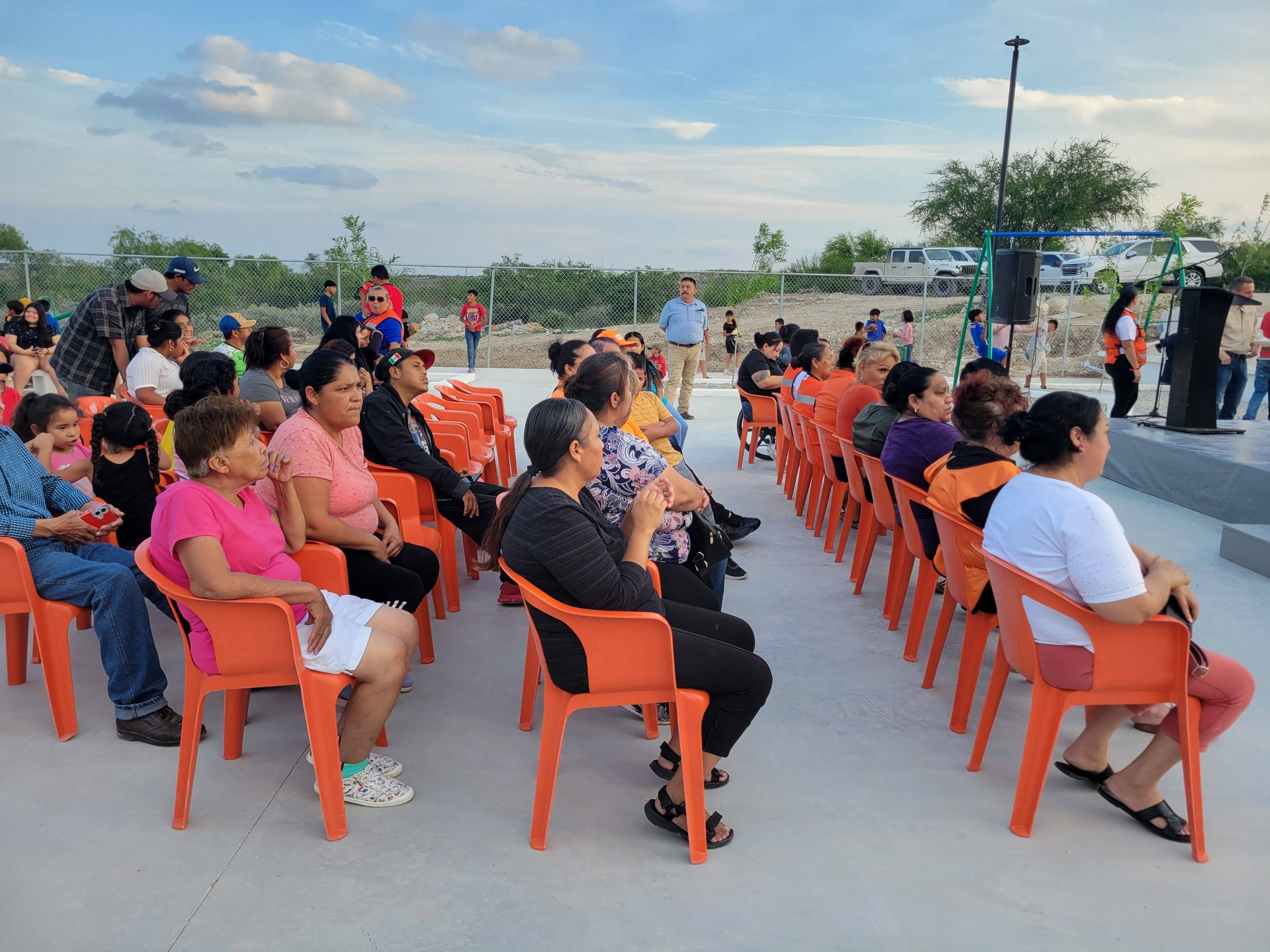 Emilio De Hoyos cumple en Noblassi 2