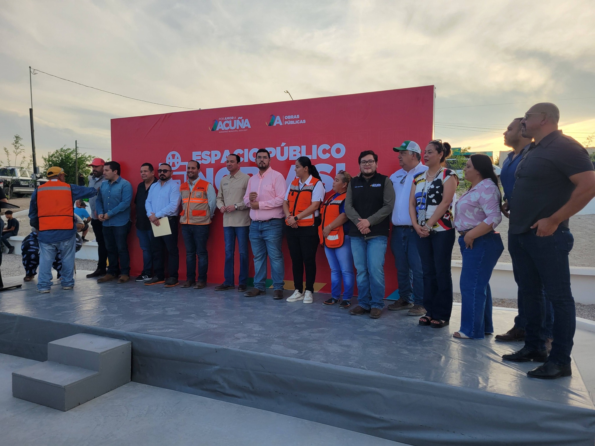 Emilio De Hoyos cumple en Noblassi 2