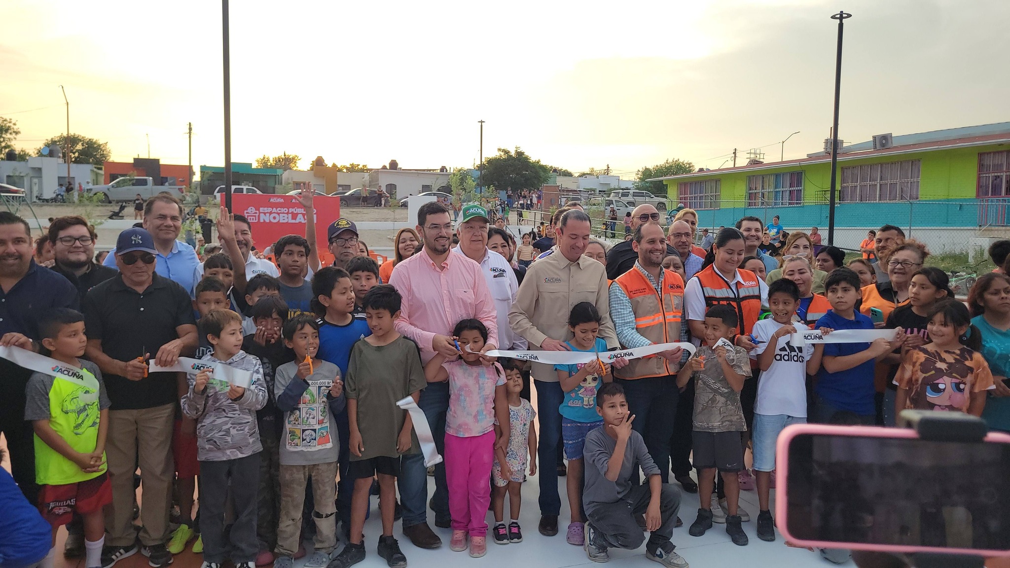 Emilio De Hoyos cumple en Noblassi 2