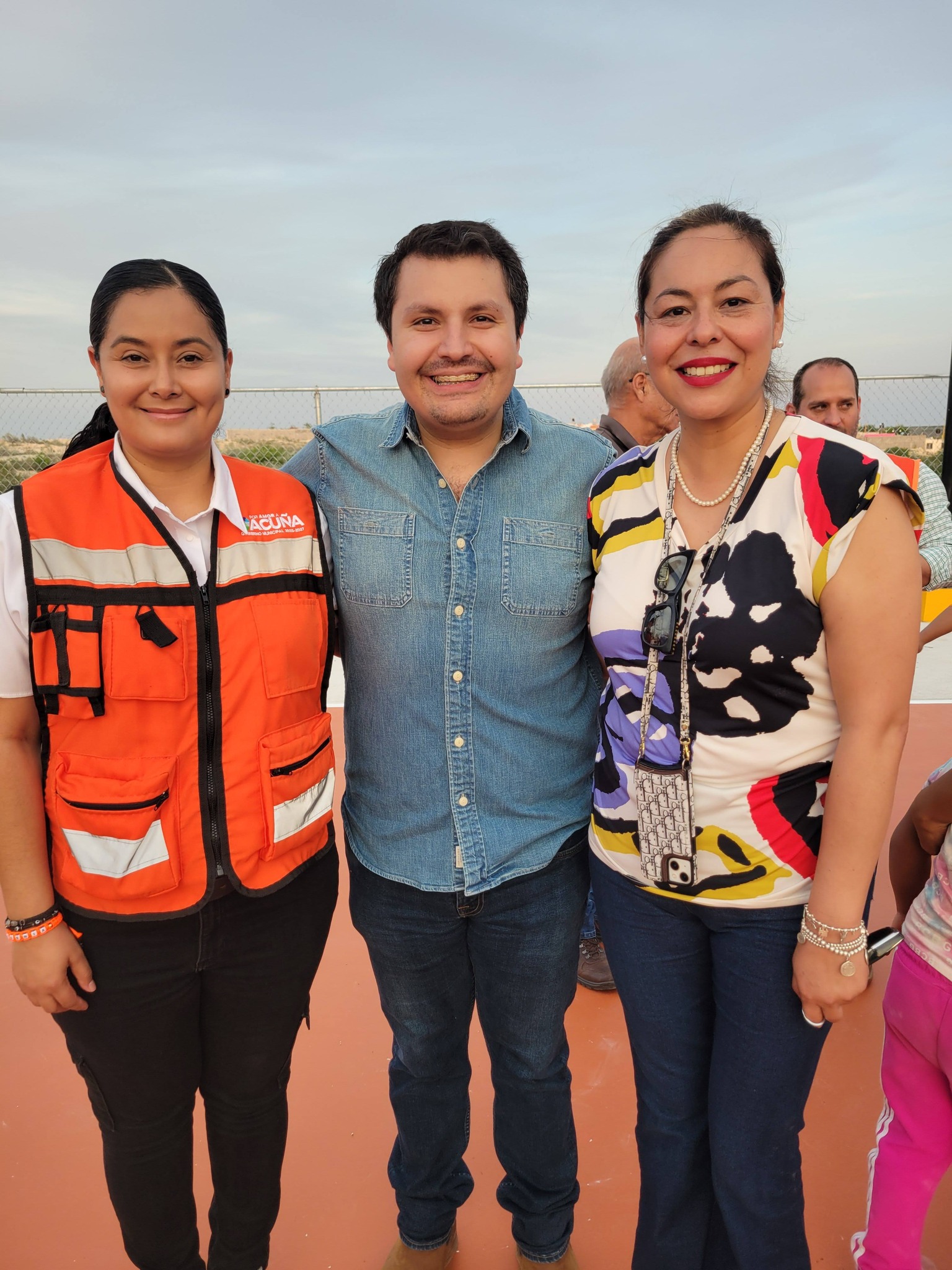 Emilio De Hoyos cumple en Noblassi 2